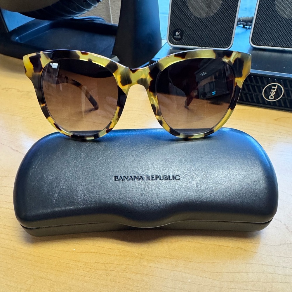 Banana Republic Tortoiseshell Pattern Sunglasses